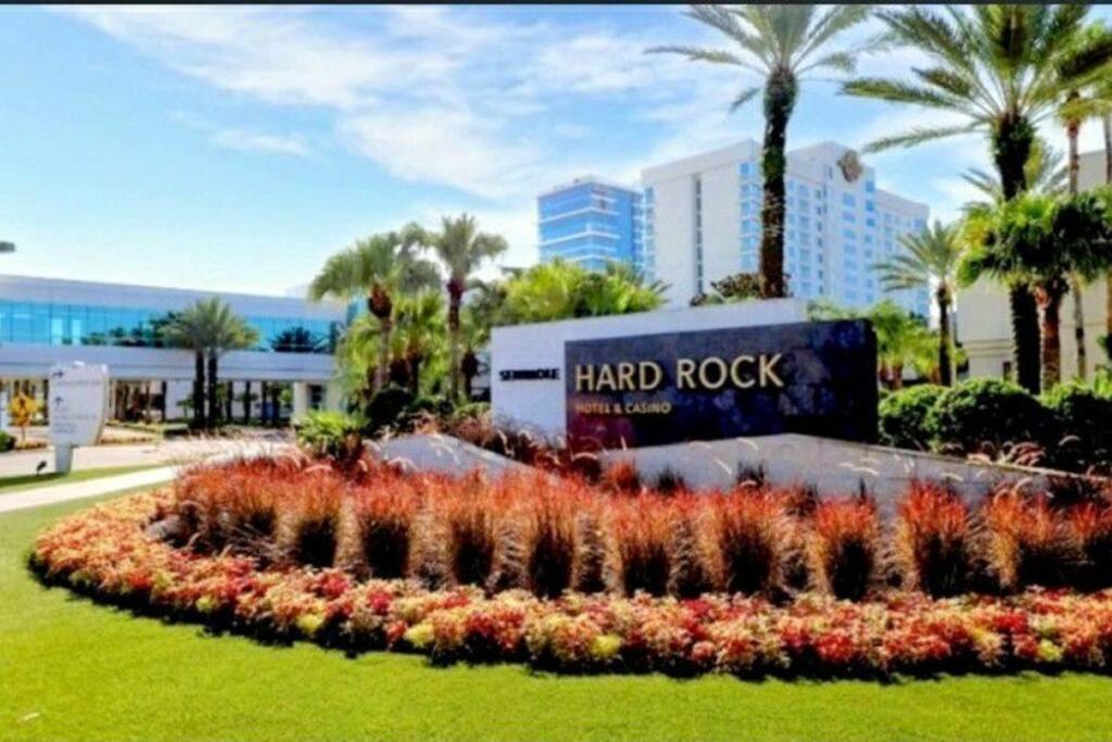 Stylish Suite Tampa Minutes To Hard Rock Casino Mango Kültér fotó